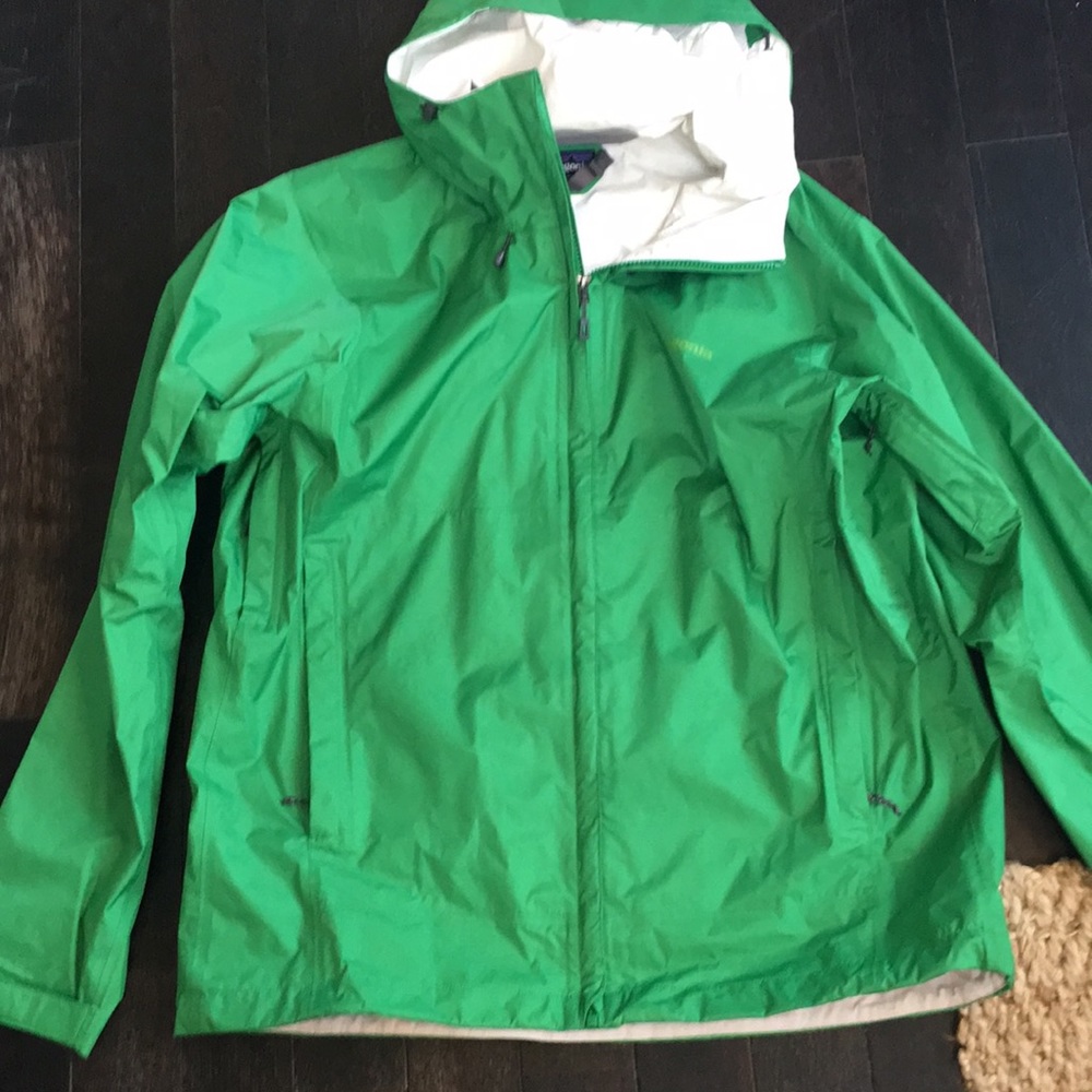 Patagonia men’s rain jacket.